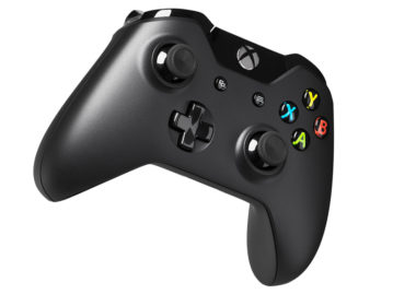 Phil Spencer Talks About DualSense and Xbox Controller