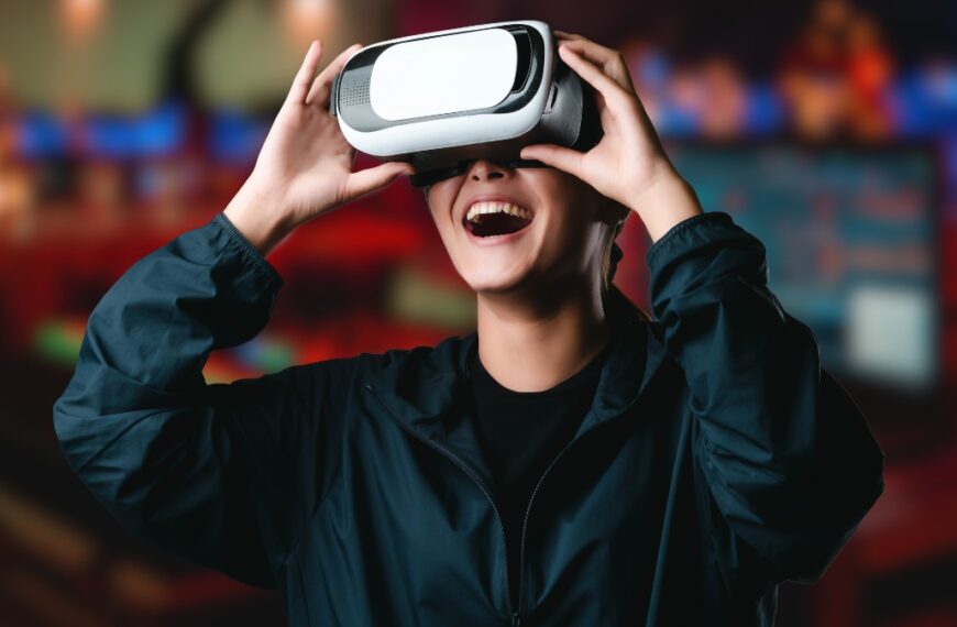 Is the Metaverse the New Reality? 8 Reasons Why You Should Be Investing Now!