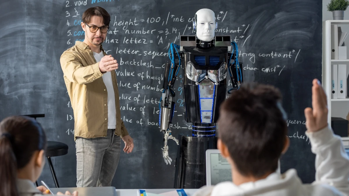 How AI Tutors Like Khanmigo Are Customizing Education in 2025 – Is This the End of Teachers?