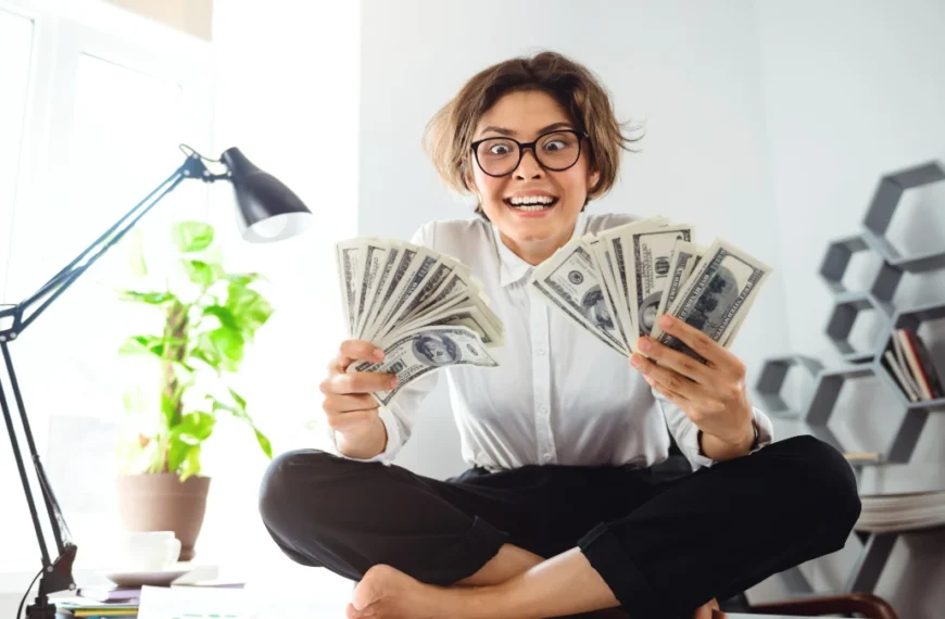 I Created This AI Influencer 1 Month Ago & It Makes $12000 Each Month